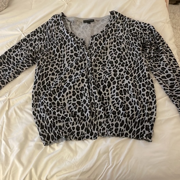 Lane Bryant black and grey leopard button cardigan - Picture 3 of 3